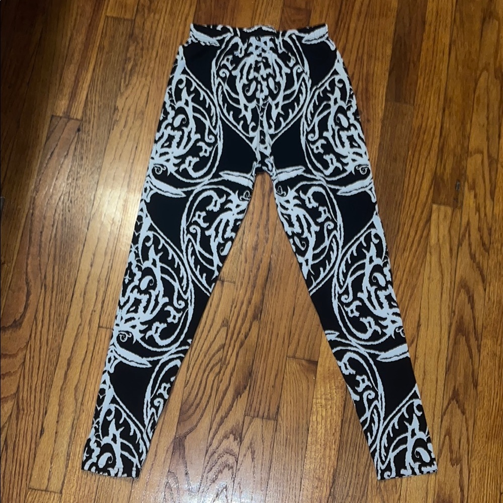 Black and White Patterned Leggings